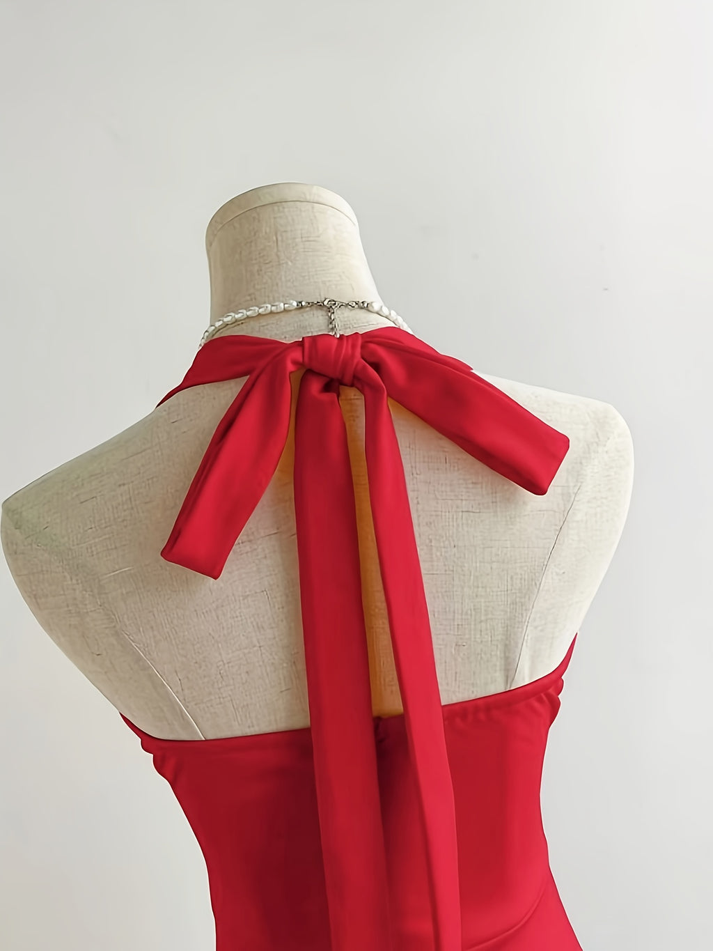 Women's Elegant Halter Neck Mermaid Dress with Ruched Waist & Back Tie Detail - Solid Color Fitted Silhouette, Medium Stretch, Machine Washable for Spring Summer Fall, Cocktail Attire, Stretchy Fabric, Trendy Outfit