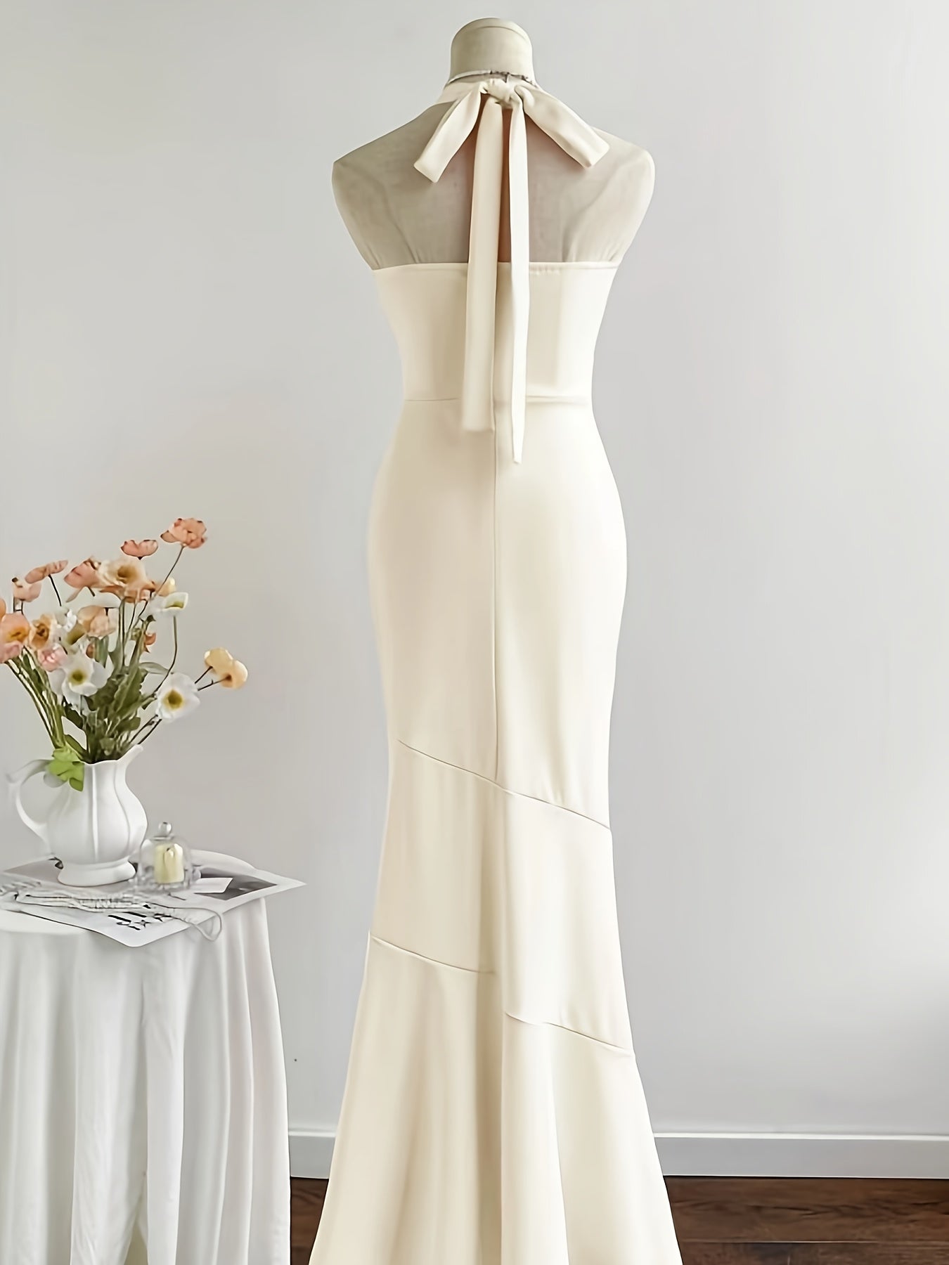 Women's Elegant Halter Neck Mermaid Dress with Ruched Waist & Back Tie Detail - Solid Color Fitted Silhouette, Medium Stretch, Machine Washable for Spring Summer Fall, Cocktail Attire, Stretchy Fabric, Trendy Outfit